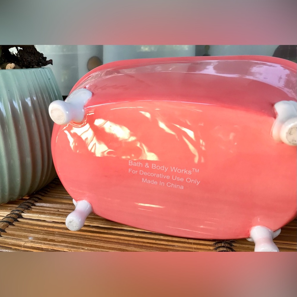 BATH & BODY WORKS Coral Pink Large Ceramic Pedestal Bathtub Planter Storage - Picture 7 of 9